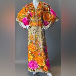 Vintage 70s Groovy Floral Print Hilo Hattie Kimono Caftan Festival Maxi Dress